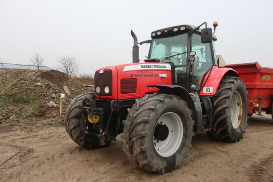 Traktor MASSEY FERGUSON MF 7490