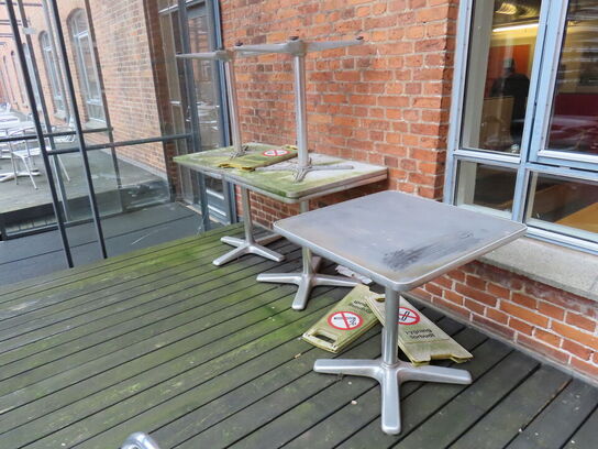 7 stk. haveborde med 7 stk. stole bl.a. FRITZ HANSEN