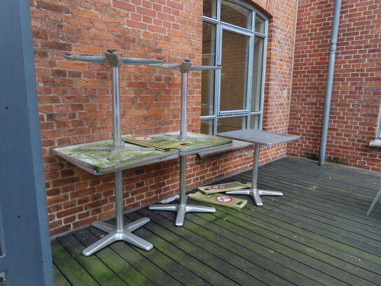 7 stk. haveborde med 7 stk. stole bl.a. FRITZ HANSEN