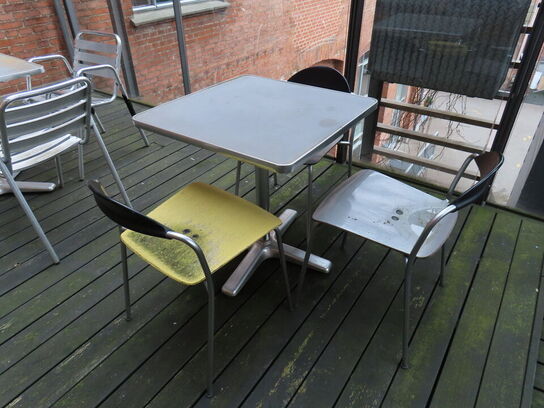 7 stk. haveborde med 7 stk. stole bl.a. FRITZ HANSEN