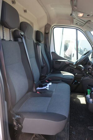 Varebil RENAULT Master 2.3 DCI 145