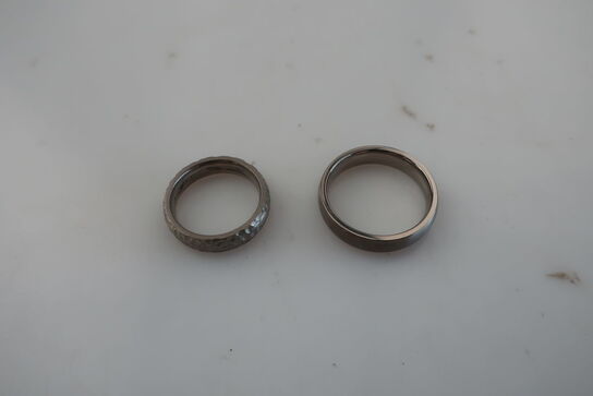 2 stk. ringe i titanium