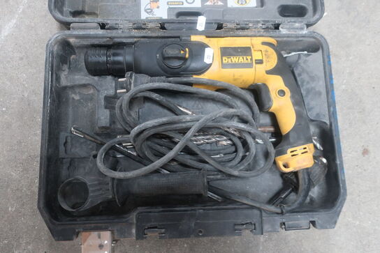 Slagboremaskine DEWALT D25013-QS