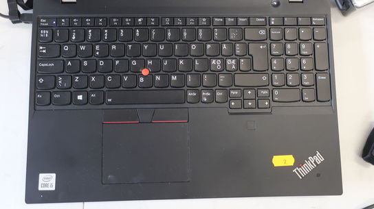 Bærbar computer LENOVO L15