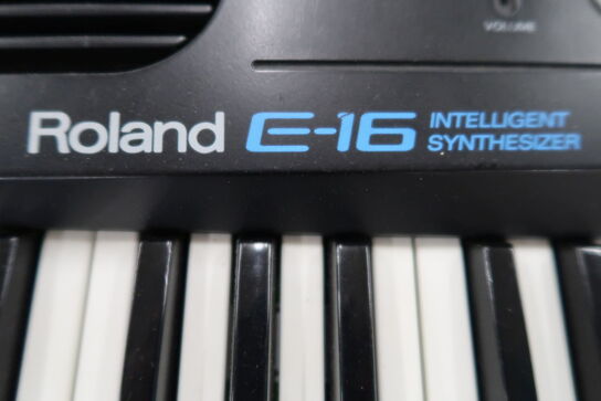 Keyboard ROLAND E-16