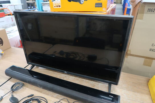 32" LCD TV LG incl. Soundbar and ChromeCast