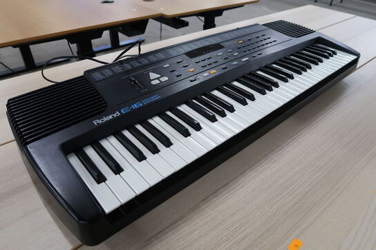 Keyboard ROLAND E-16