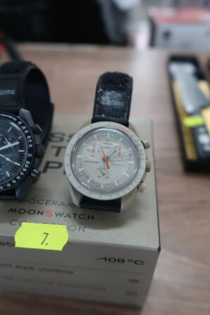 2 pcs. Wristwatches OMEGA MoonSwatch