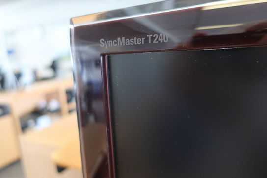 2 stk. monitors SAMSUNG SyncMaster T240