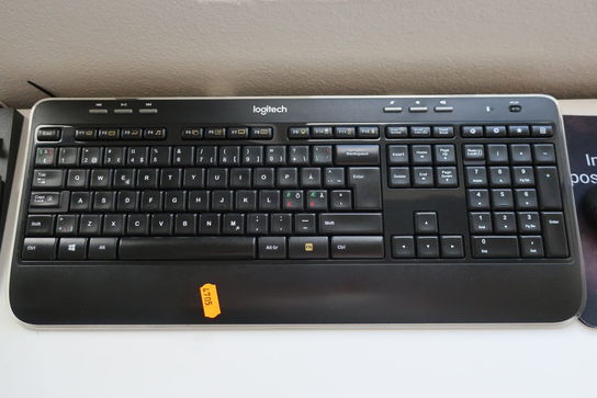 Dockingstation LENOVO samt mus og tastatur LOGITECH