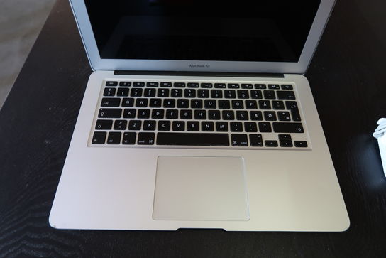 Apple MacBook Air 13" I5-5250U Early 2015