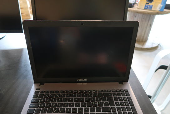 Bærbar, Asus R510J i5