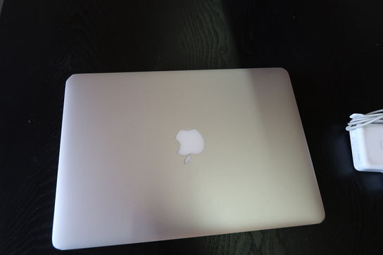 Apple MacBook Air 13" I5-5250U Early 2015