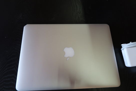 Apple MacBook Air 13" I5-5250U Early 2015