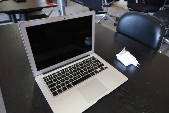 Apple MacBook Air 13" I5-5250U Early 2015