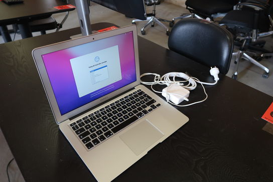 Apple MacBook Air 13" I5-5350U 2017