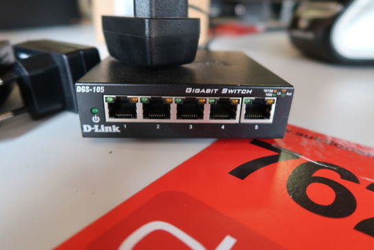 2 stk. D-link DES-105