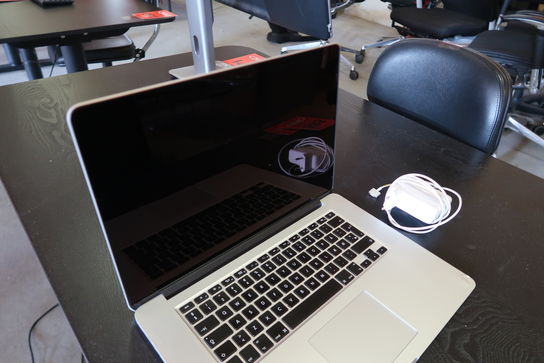 Apple MacBook Pro 15" I7-4770HQ Mid-2015