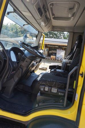 Iveco ML-120 Lastbil med lift Model: E25/fp 252Hk.