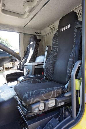 Iveco ML-120 Lastbil med lift Model: E25/fp 252Hk.