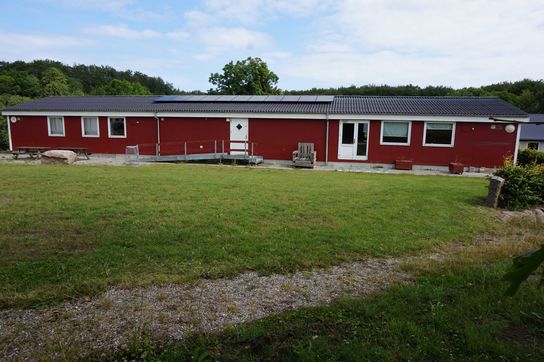 Pavillion til fundament med solceller og varmepumper 232 m2.