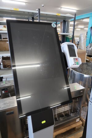 ELO Self-service stand with touch PC and payment terminal