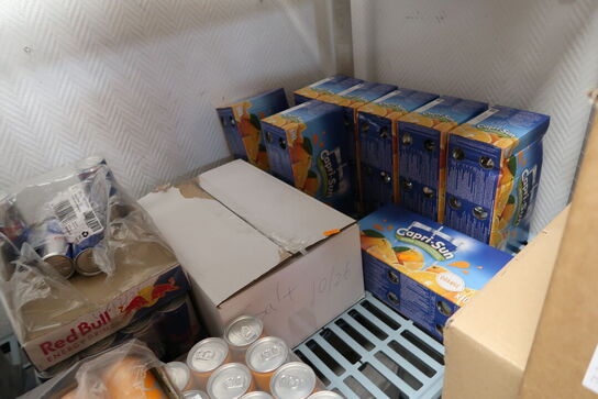 Div. Kildevand, energy drink REDBULL, juice CAPRI-SUN m.m.