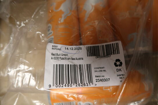 Div. Kildevand, energy drink REDBULL, juice CAPRI-SUN m.m.