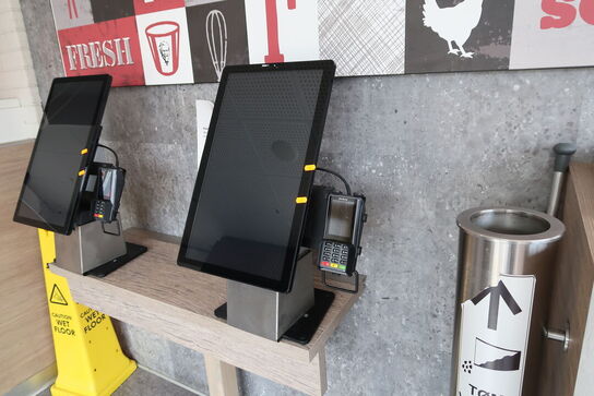 All-in-one touch computer ELO ESY22i5 med bonprinter samt dankortterminal