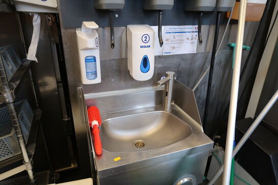 Vaskestation, sæbedispenser m.m.