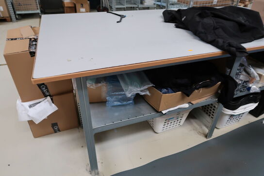 Pakkebord uden indhold, pakkeemballage medfølger