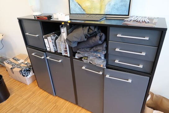2 stk. skabe/reoler DENCON uden indhold