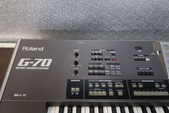 Roland G-70 Music Workstation