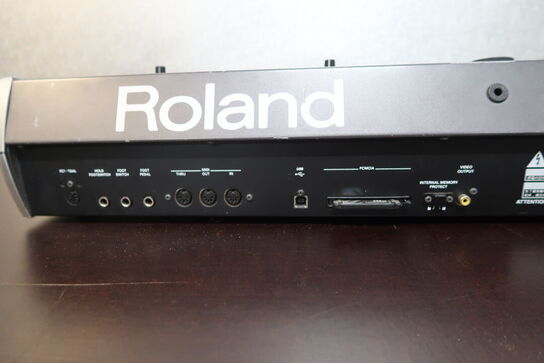 Roland G-70 Music Workstation