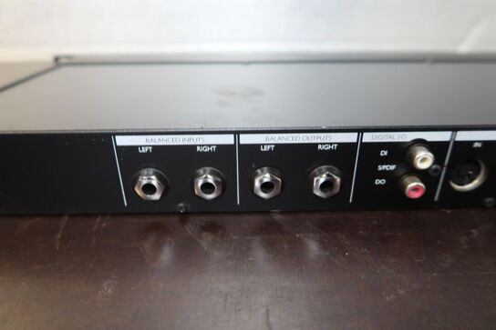 TC Electronic Triple C MAN003 Guitar Effect Pedal Stereo Channel Compressor Rack