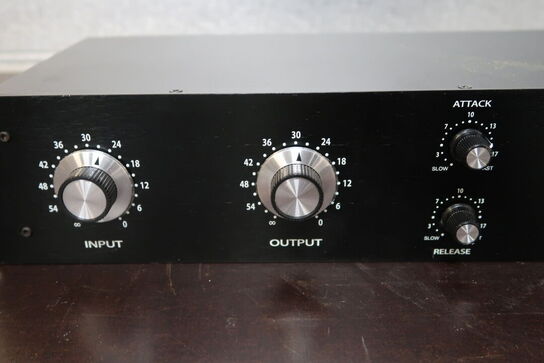 Warm Audio WA76 Limiting Amplifier