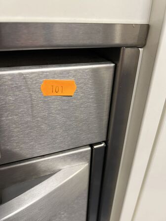 Opvaskemaskine WINTERHALTER UC-S V02 inkl. tryktank og åben sæk m. salt