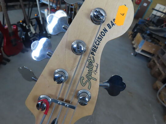 Bas 5 strenget SQUIER by FENDER inkl. Stativ
