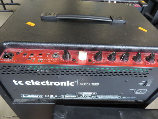 Bas Forstærker - TC ELECTRONIC BG250-115