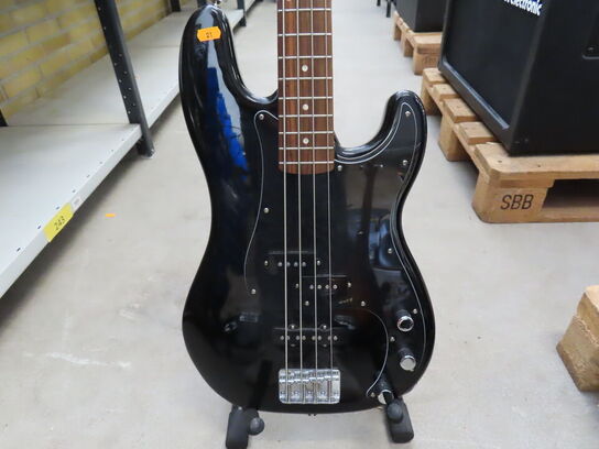 Bas SQUIER P BASS by FENDER inkl. Stativ