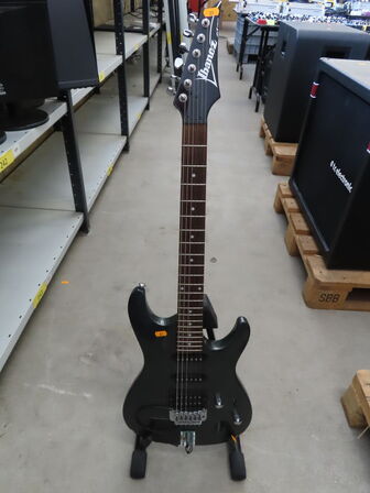 Guitar IBANEZ SA SERIES inkl. Stativ
