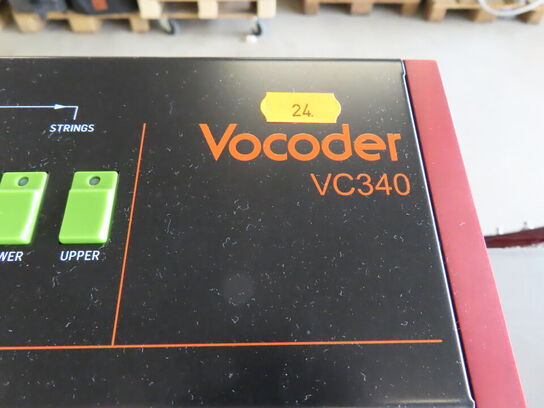 Synthesizer BEHRINGER VOCODER VC340