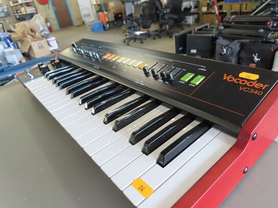Synthesizer BEHRINGER VOCODER VC340