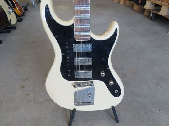 Guitar HÖFNER inkl. stativ