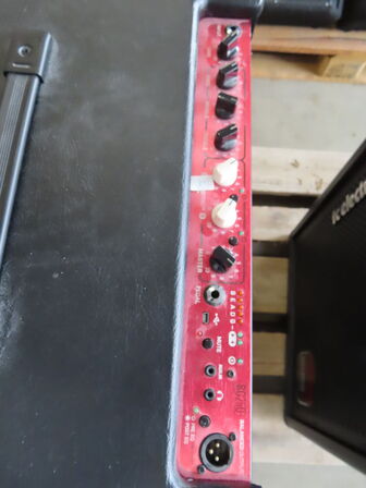 Bas Forstærker - TC ELECTRONIC BG250-210
