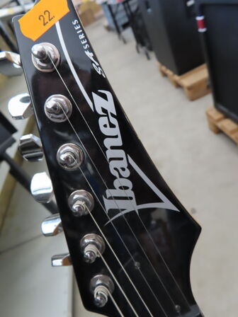 Guitar IBANEZ SA SERIES inkl. Stativ