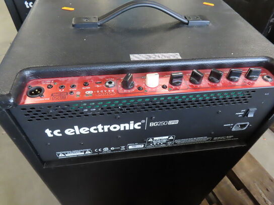 Bas Forstærker - TC ELECTRONIC BG250-115