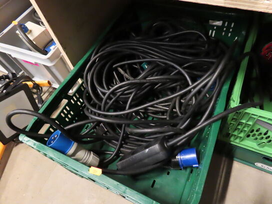 Film, ledninger samt kabelskinner