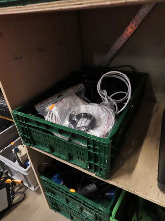 Film, ledninger samt kabelskinner