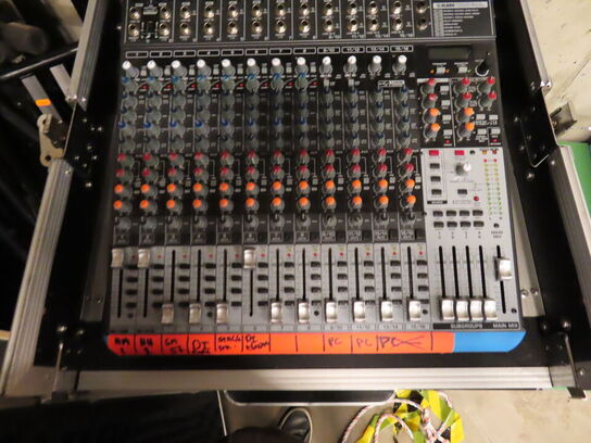 Mixerpult BEHRINGER XENUX QX2442USB samt flightcase